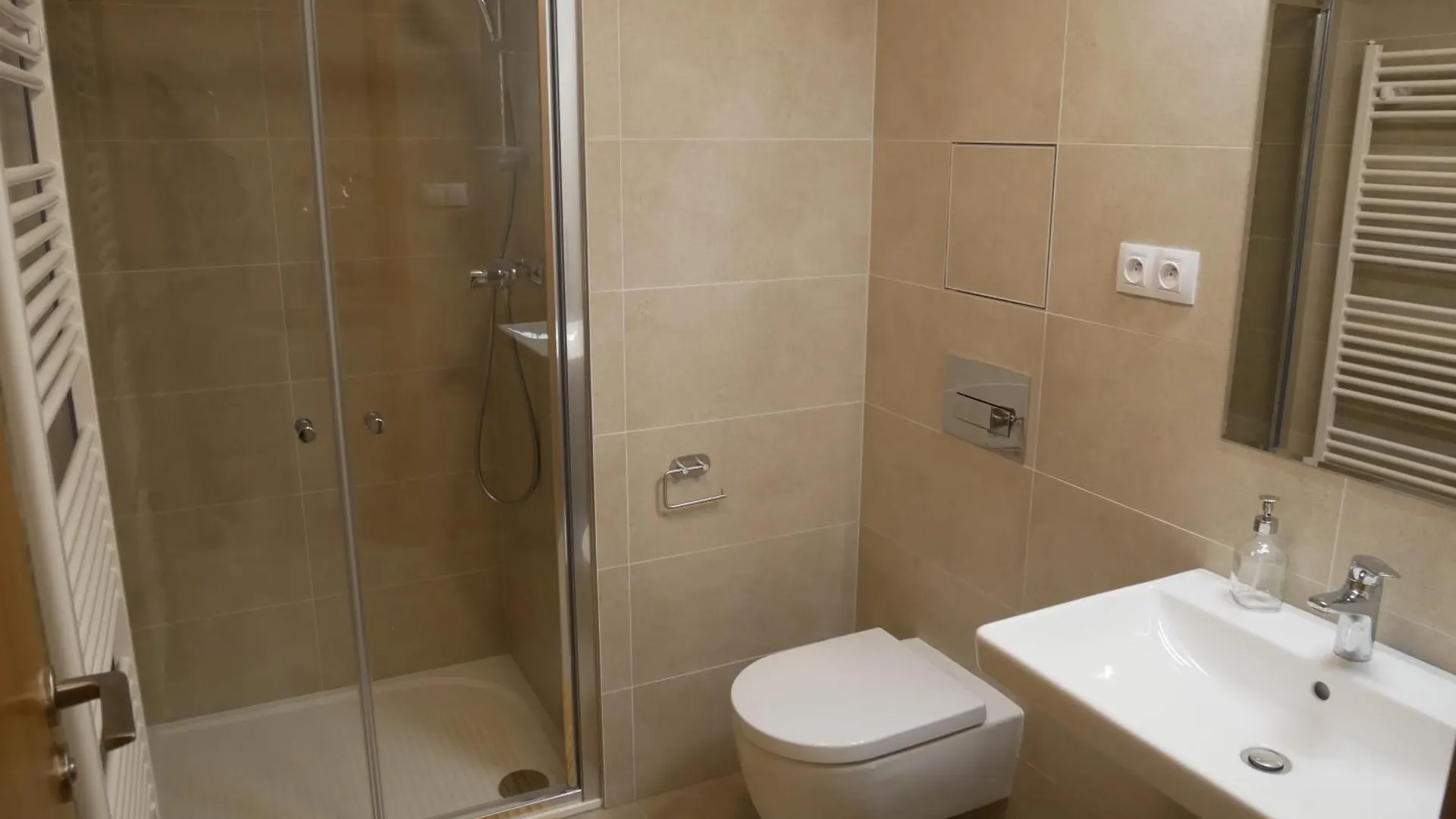 Charming Apartment With A Balcony In A Great Location Πράγα