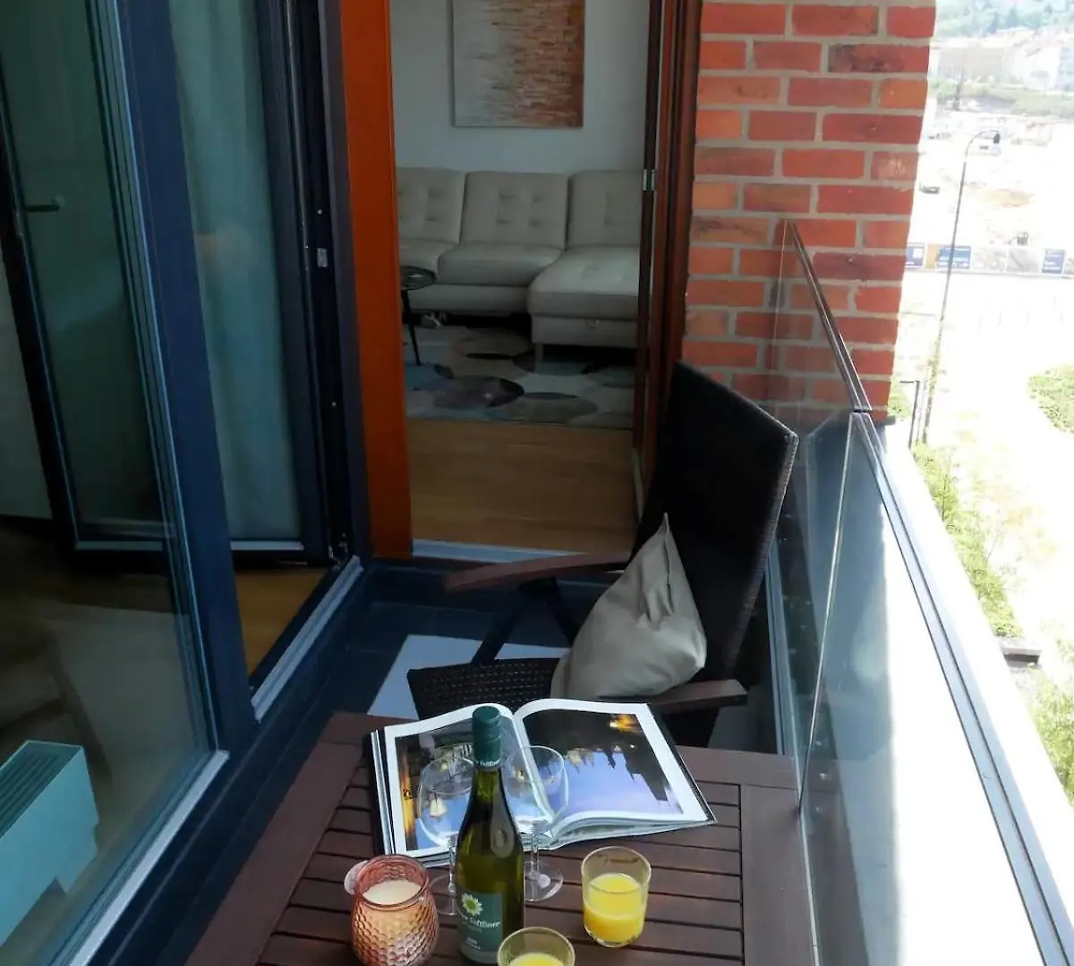 Charming Apartment With A Balcony In A Great Location Πράγα